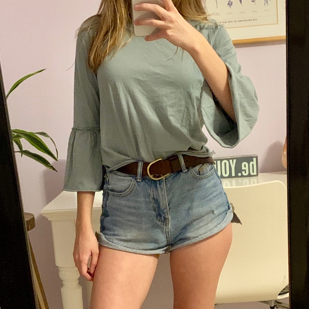 bell sleeve shirt